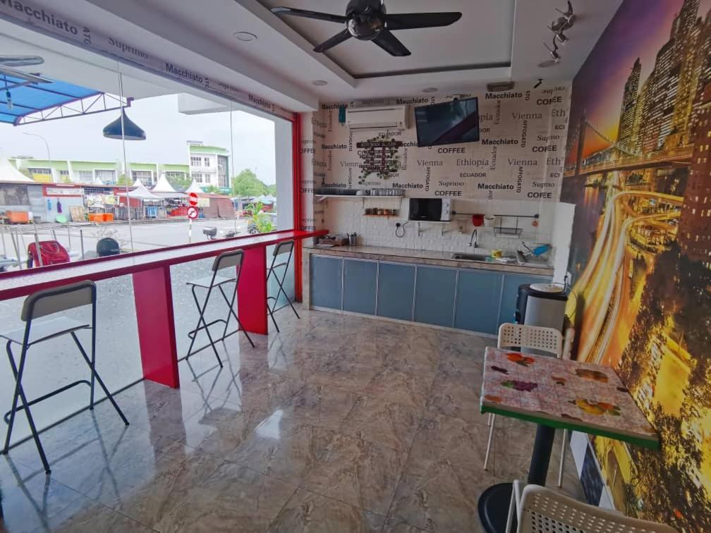 Hotel Zamburger Enstek Sepang Exterior photo