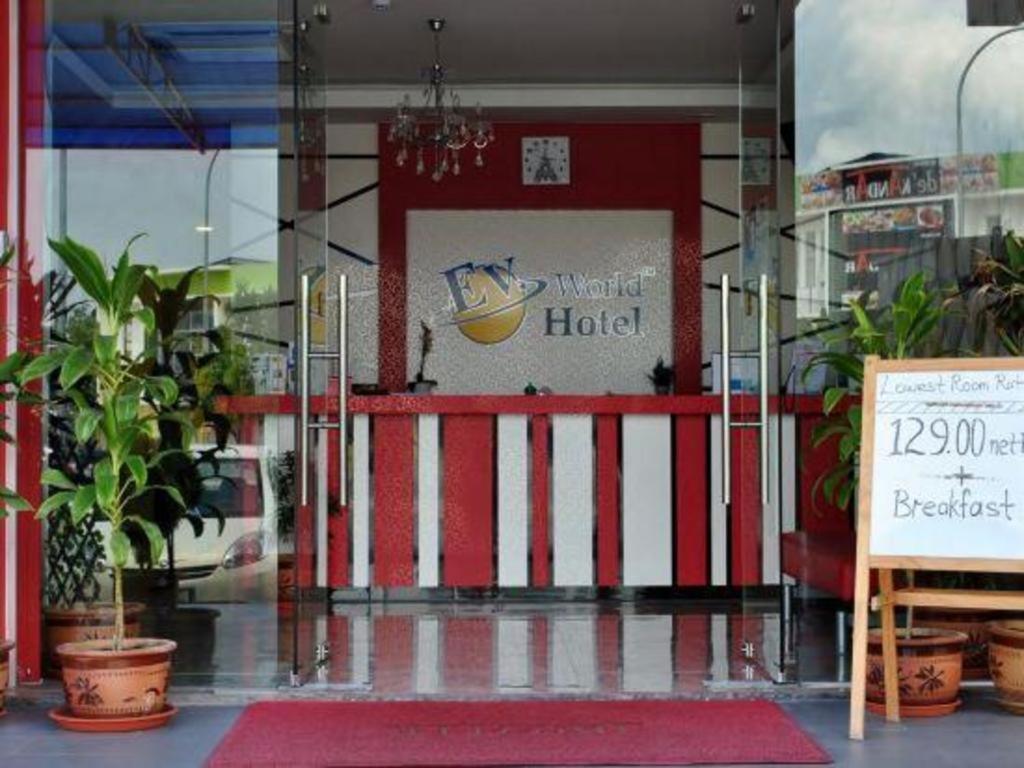 Hotel Zamburger Enstek Sepang Exterior photo